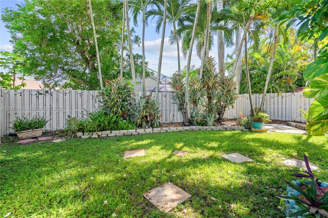 For Sale: $649,000 (3 beds, 3 baths, 1720 Square Feet)