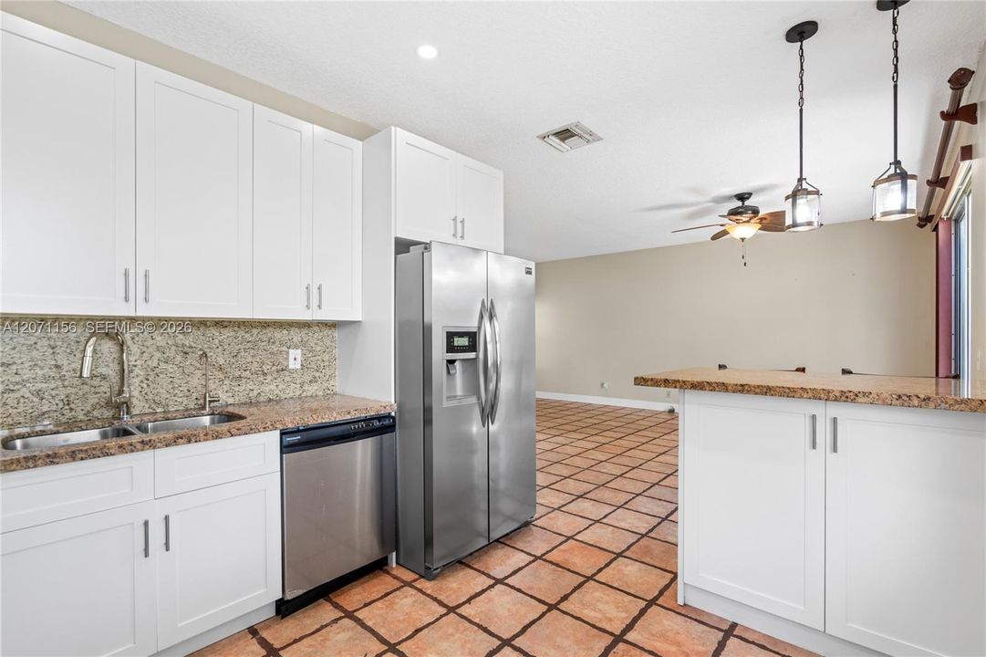 For Sale: $649,000 (3 beds, 3 baths, 1720 Square Feet)
