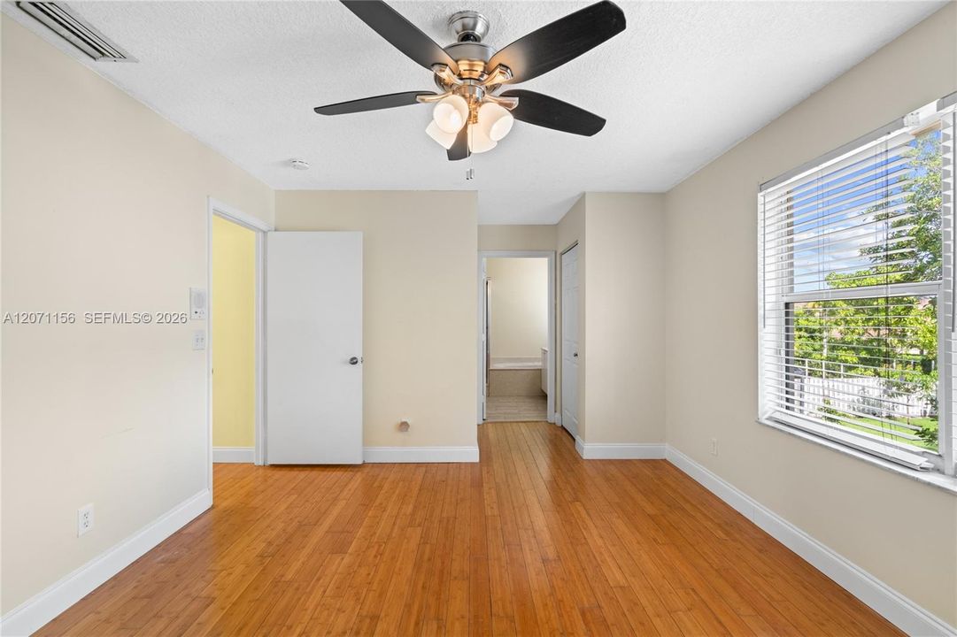 For Sale: $649,000 (3 beds, 3 baths, 1720 Square Feet)