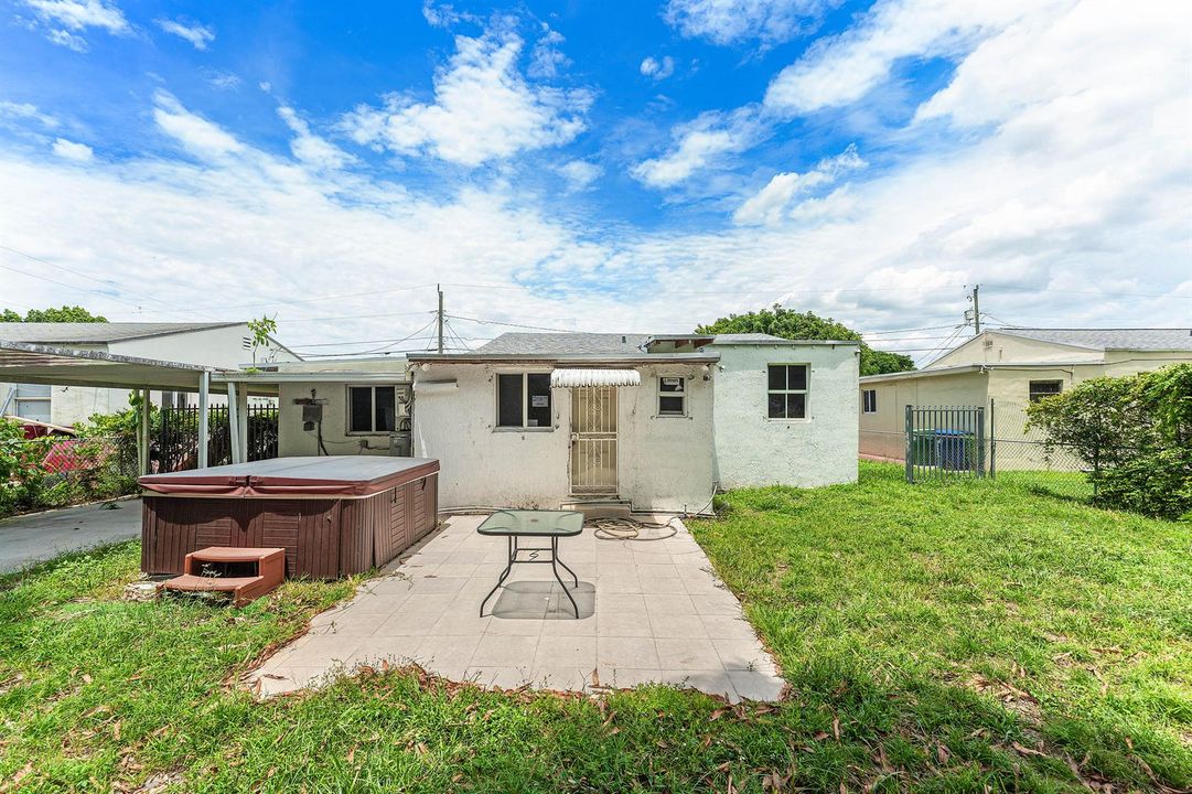 030-2030Northwest43rdStreet-Miami-FL-331