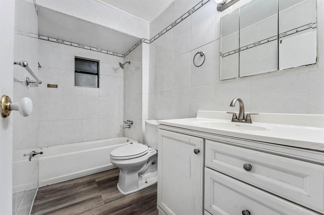 021-2030Northwest43rdStreet-Miami-FL-331