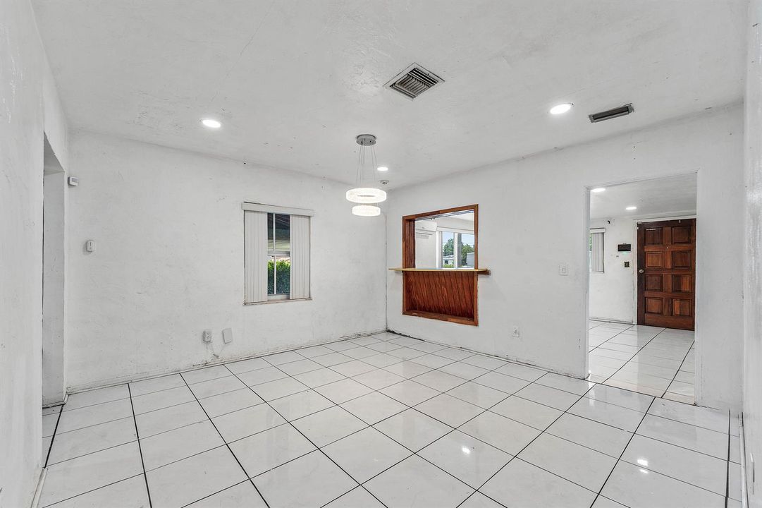 011-2030Northwest43rdStreet-Miami-FL-331