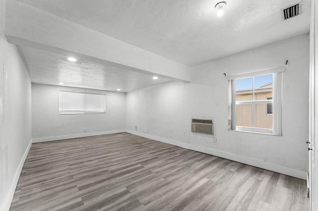 015-2030Northwest43rdStreet-Miami-FL-331
