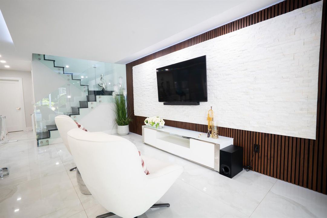 Living Room 4