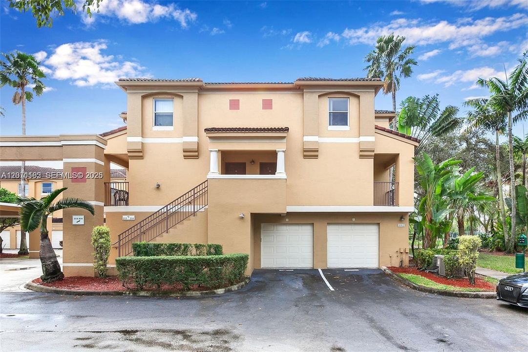 For Sale: $230,000 (2 beds, 2 baths, 1316 Square Feet)