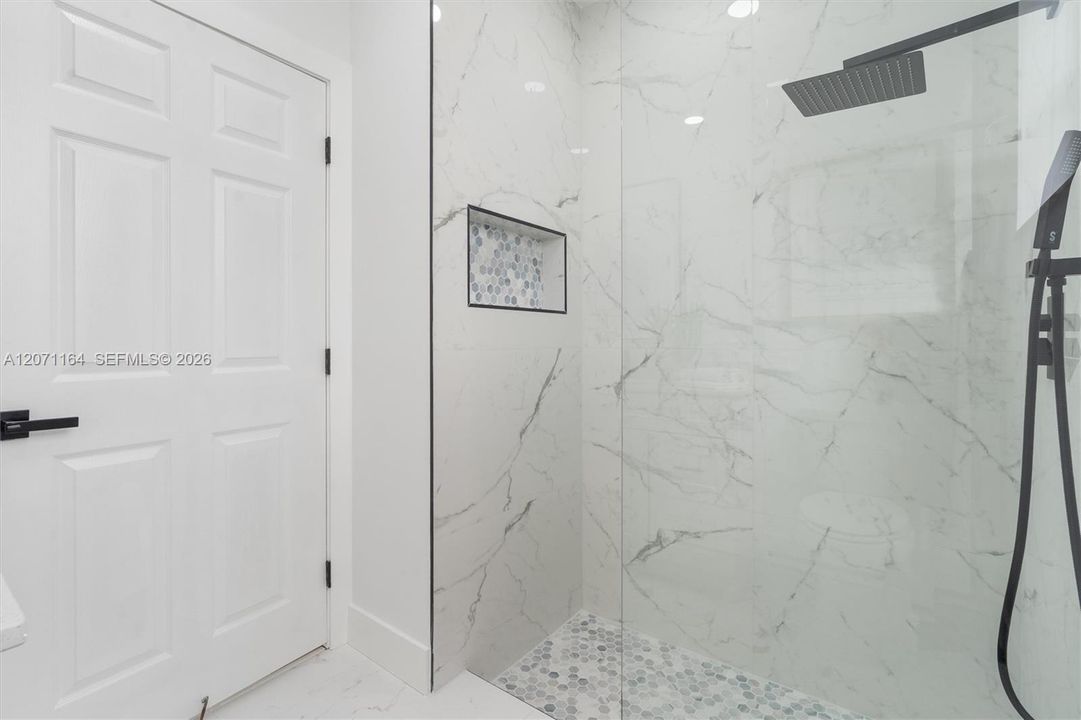 В аренду: $5,700 (4 спален, 3 ванн, 2325 Квадратных фут)