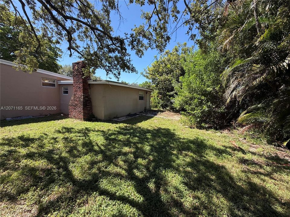 For Sale: $309,900 (3 beds, 2 baths, 1662 Square Feet)