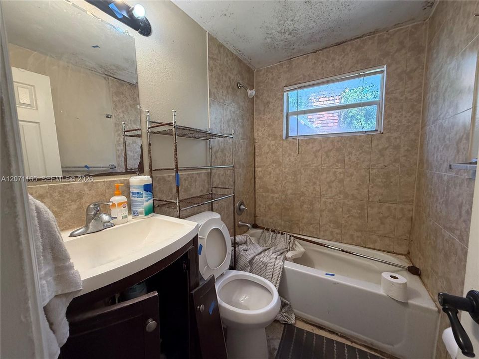 For Sale: $309,900 (3 beds, 2 baths, 1662 Square Feet)