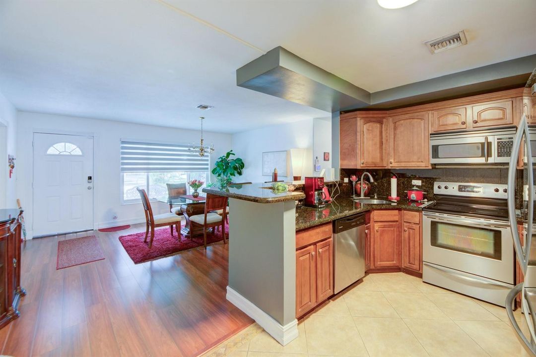 Kitchen, SS APPLIANCES