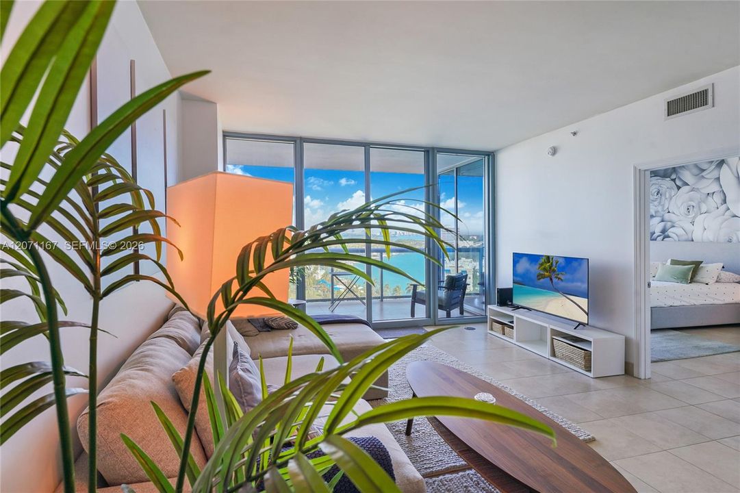 For Rent: $4,500 (2 beds, 2 baths, 1158 Square Feet)