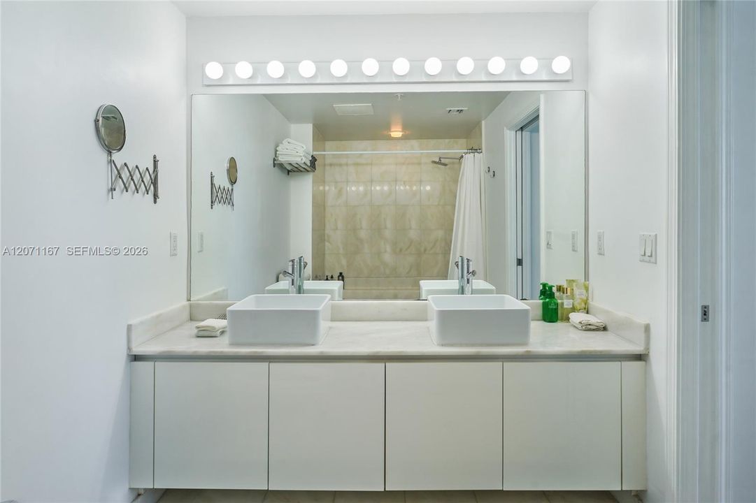 For Rent: $4,500 (2 beds, 2 baths, 1158 Square Feet)