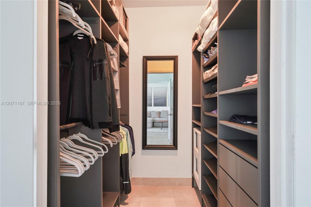 For Rent: $4,500 (2 beds, 2 baths, 1158 Square Feet)