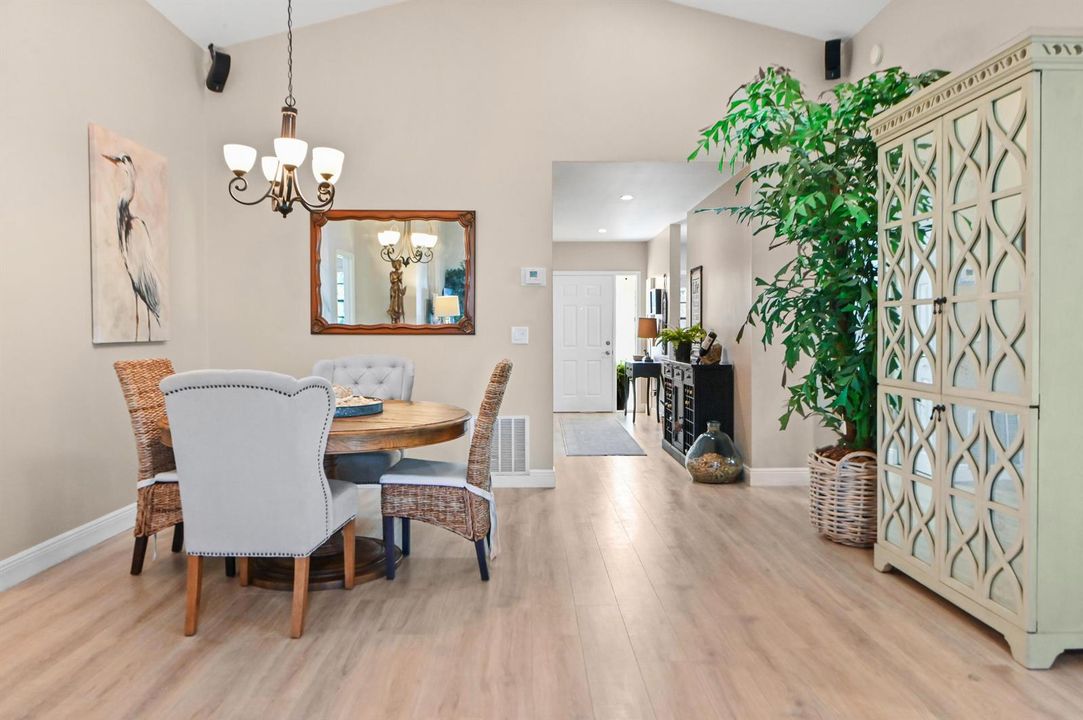 09 Dining room 01