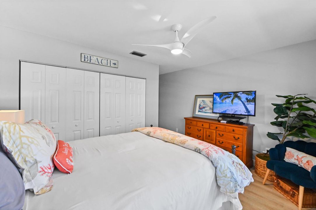 18 Bedroom 02