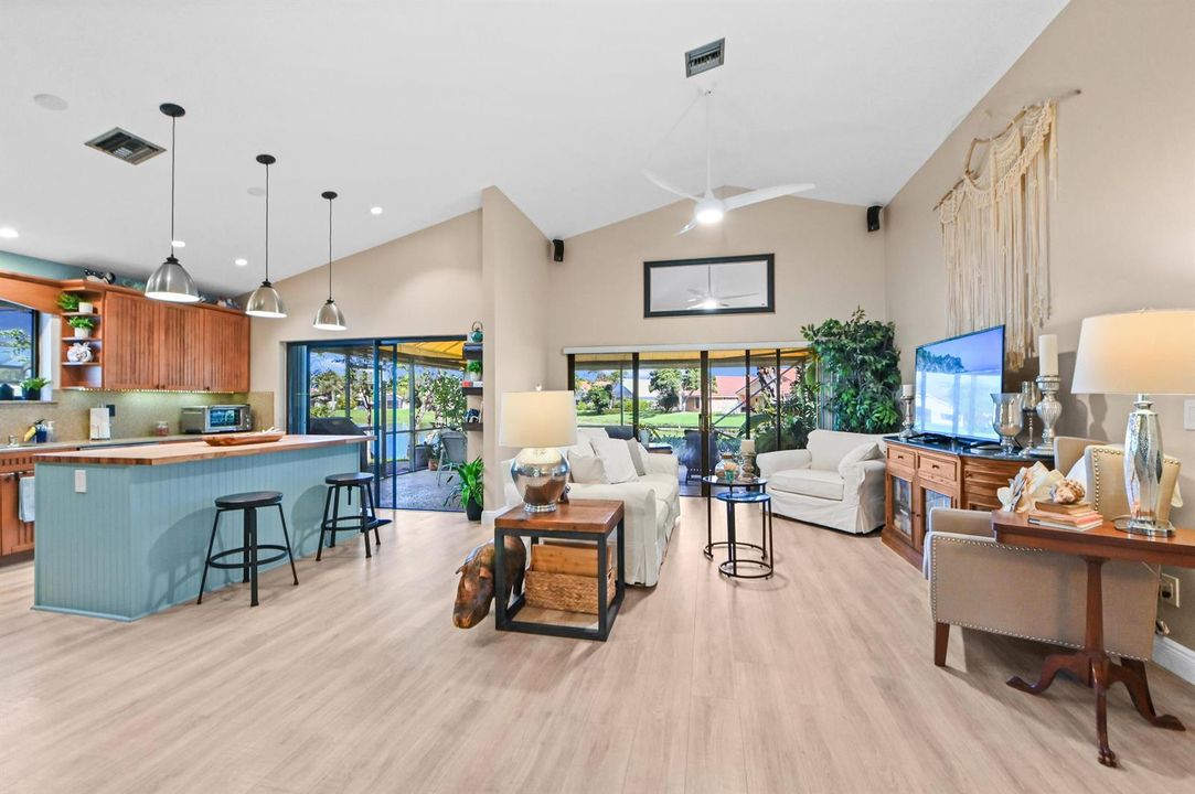 08 Living Room 05