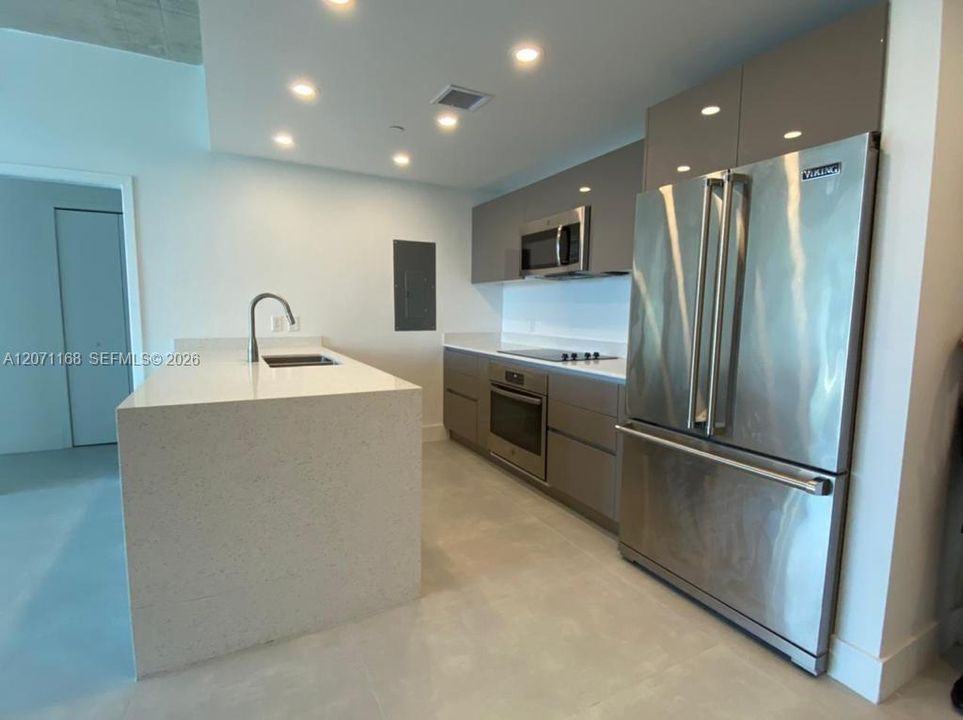 For Sale: $510,000 (2 beds, 2 baths, 1032 Square Feet)