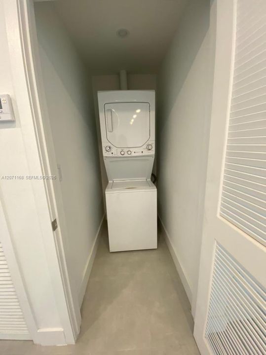For Sale: $510,000 (2 beds, 2 baths, 1032 Square Feet)