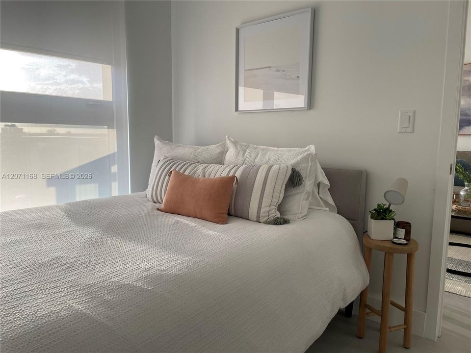 For Sale: $510,000 (2 beds, 2 baths, 1032 Square Feet)