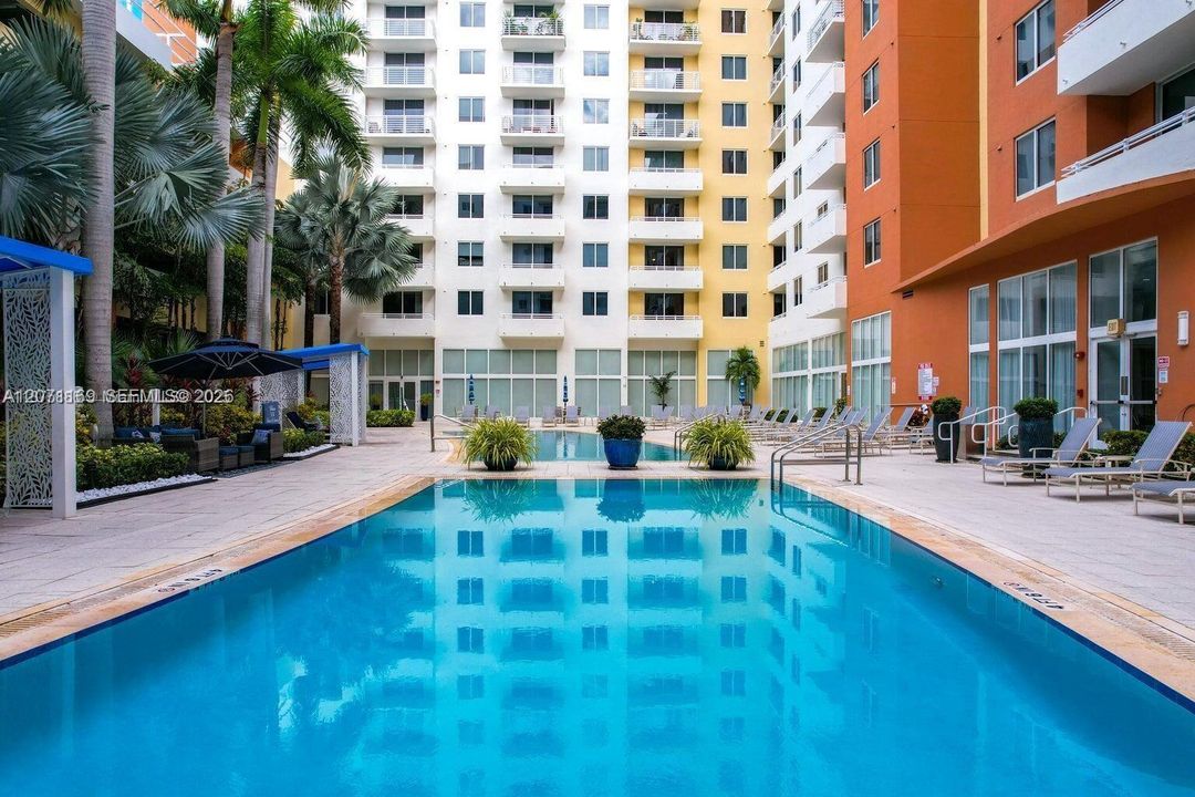 В аренду: $2,850 (2 спален, 2 ванн, 1174 Квадратных фут)