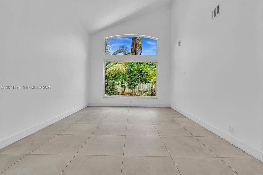 For Rent: $8,750 (4 beds, 3 baths, 3200 Square Feet)