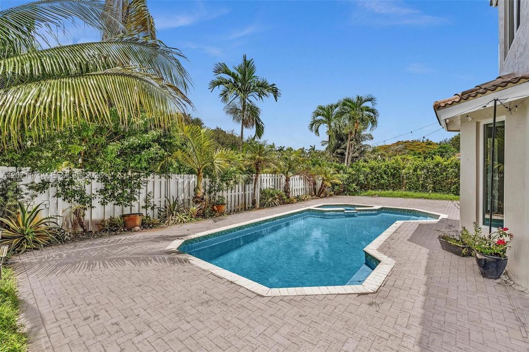 For Rent: $8,750 (4 beds, 3 baths, 3200 Square Feet)
