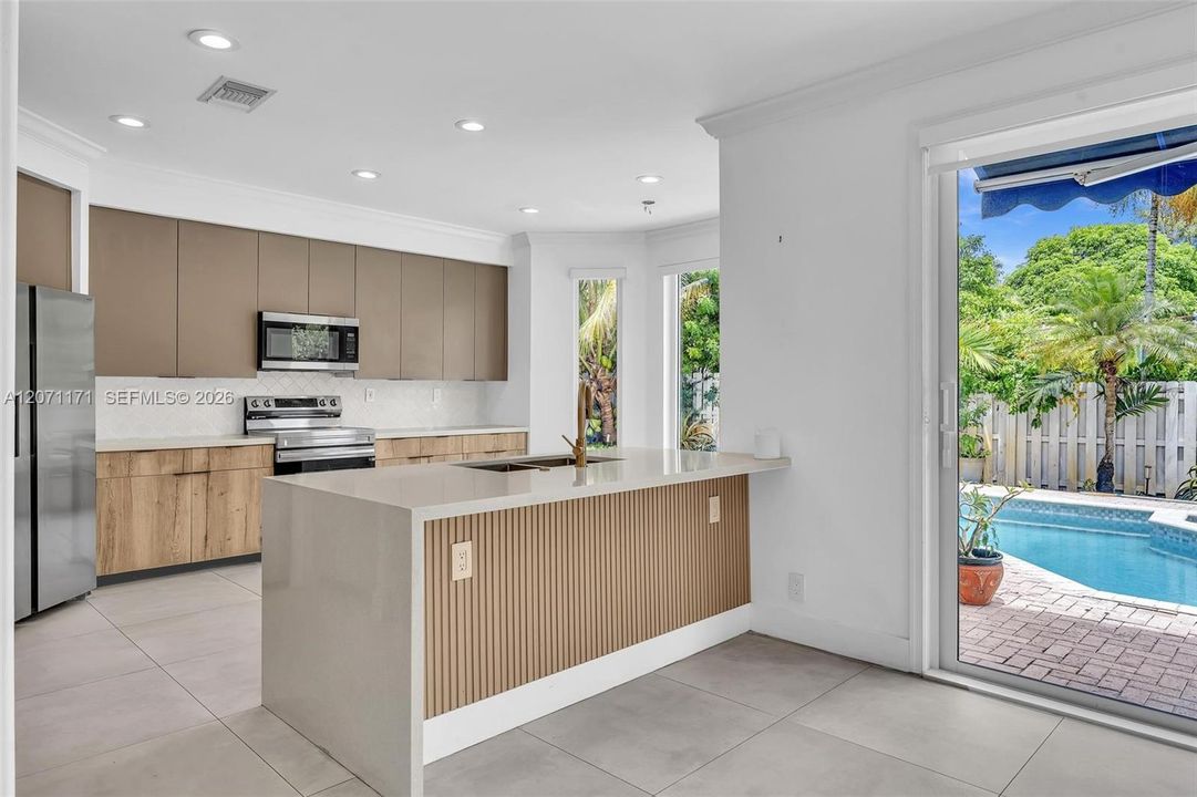 For Rent: $8,750 (4 beds, 3 baths, 3200 Square Feet)
