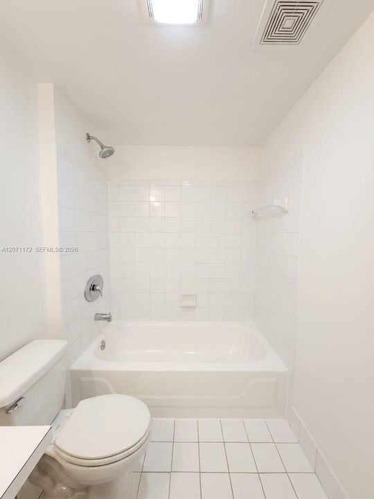 For Rent: $3,000 (3 beds, 2 baths, 1084 Square Feet)