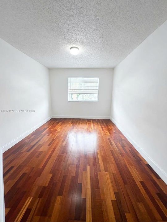 For Rent: $3,000 (3 beds, 2 baths, 1084 Square Feet)