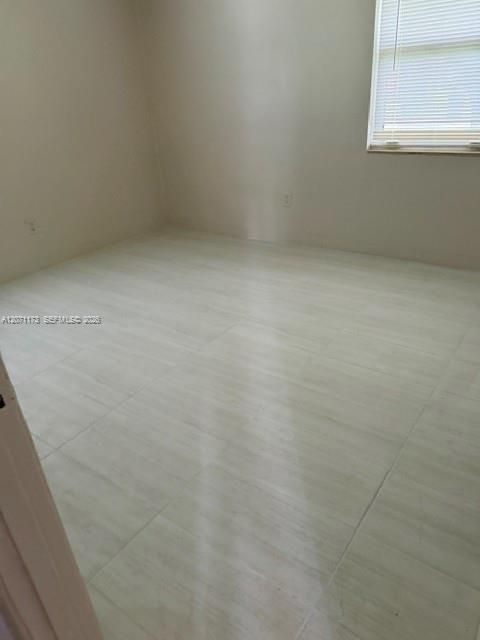 В аренду: $1,950 (2 спален, 1 ванн, 1792 Квадратных фут)