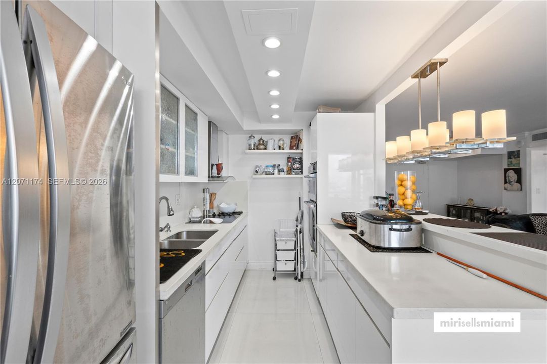 For Sale: $599,000 (2 beds, 2 baths, 1488 Square Feet)