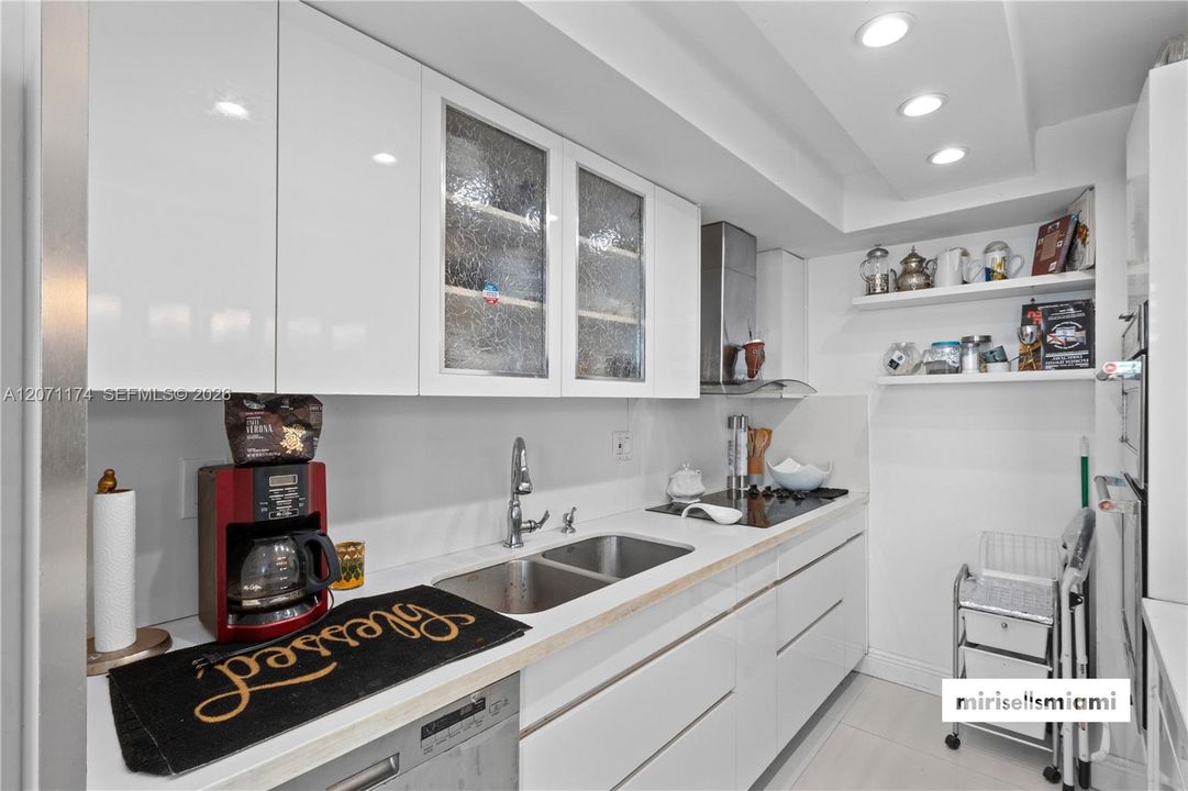 For Sale: $599,000 (2 beds, 2 baths, 1488 Square Feet)