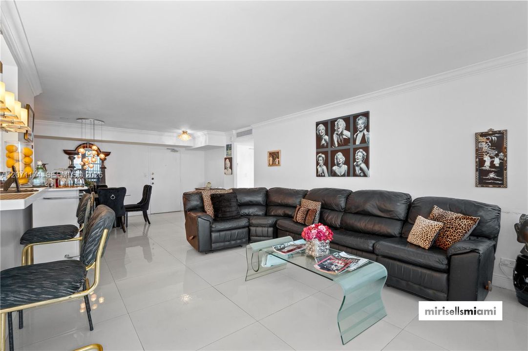 For Sale: $599,000 (2 beds, 2 baths, 1488 Square Feet)