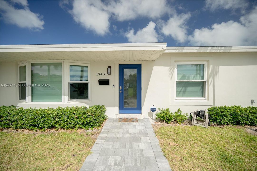 En Venta: $799,000 (4 camas, 2 baños, 1689 Pies cuadrados)