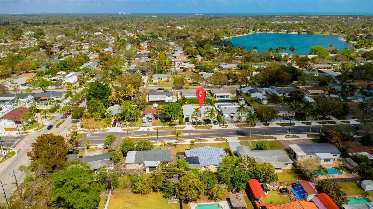 En Venta: $799,000 (4 camas, 2 baños, 1689 Pies cuadrados)