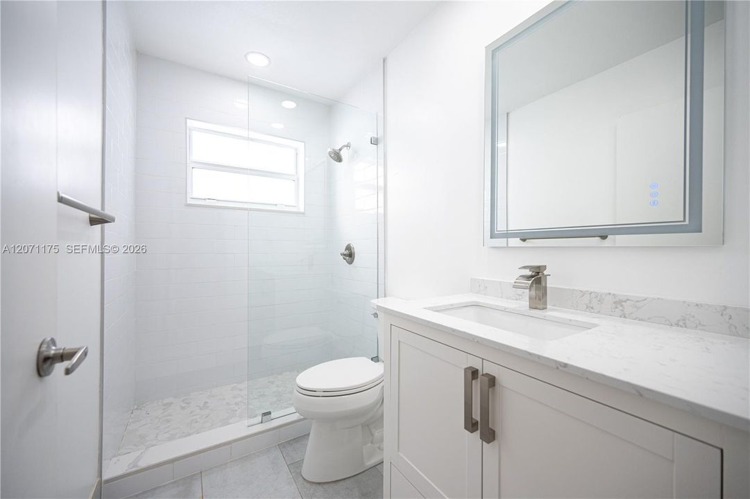 En Venta: $799,000 (4 camas, 2 baños, 1689 Pies cuadrados)