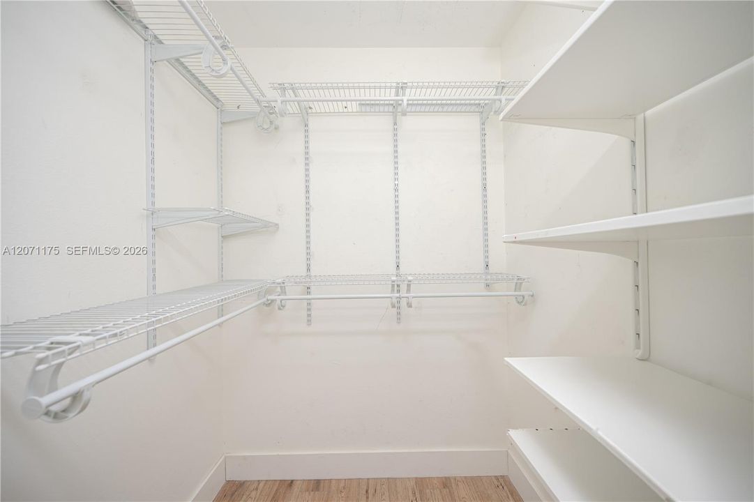 En Venta: $799,000 (4 camas, 2 baños, 1689 Pies cuadrados)