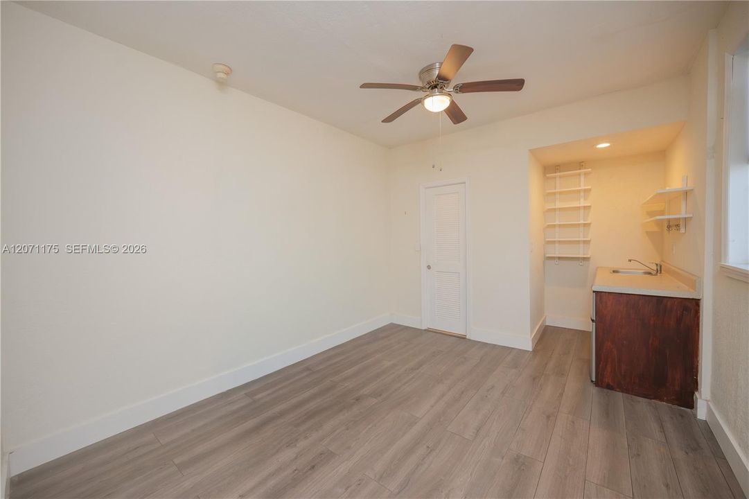 En Venta: $799,000 (4 camas, 2 baños, 1689 Pies cuadrados)