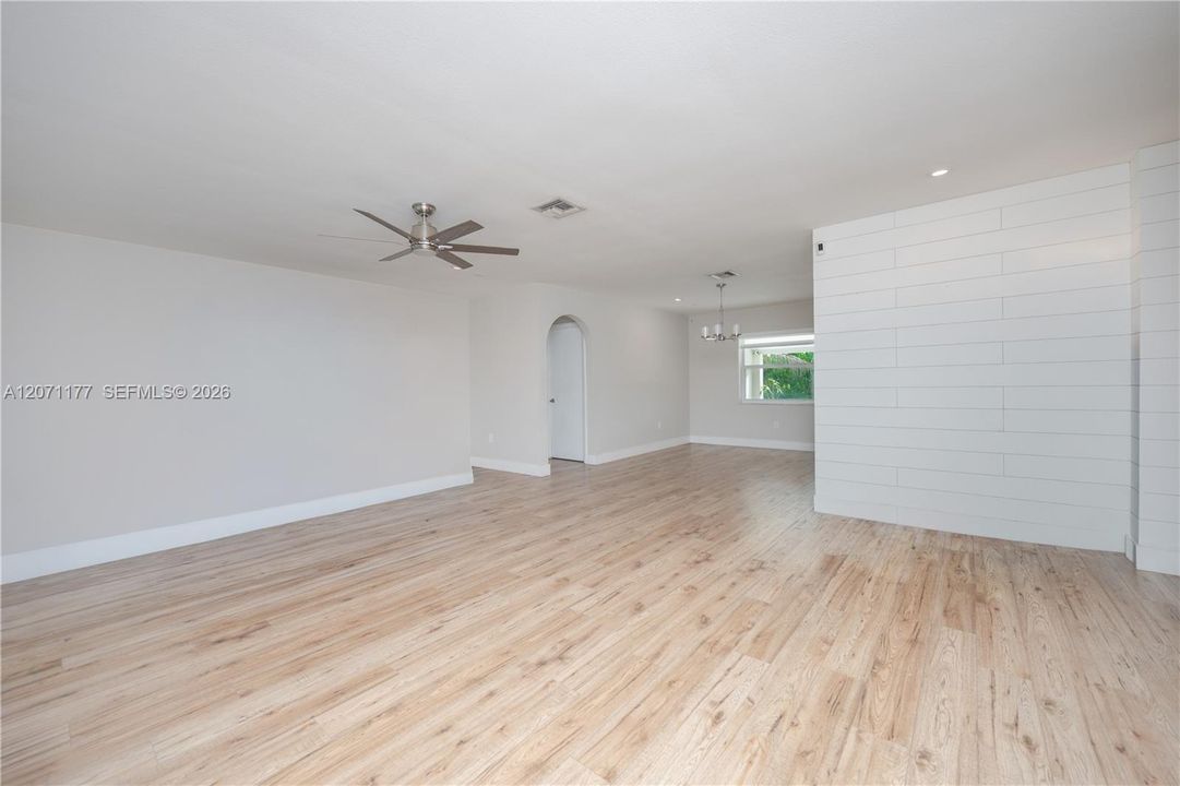 For Rent: $4,500 (4 beds, 2 baths, 1689 Square Feet)