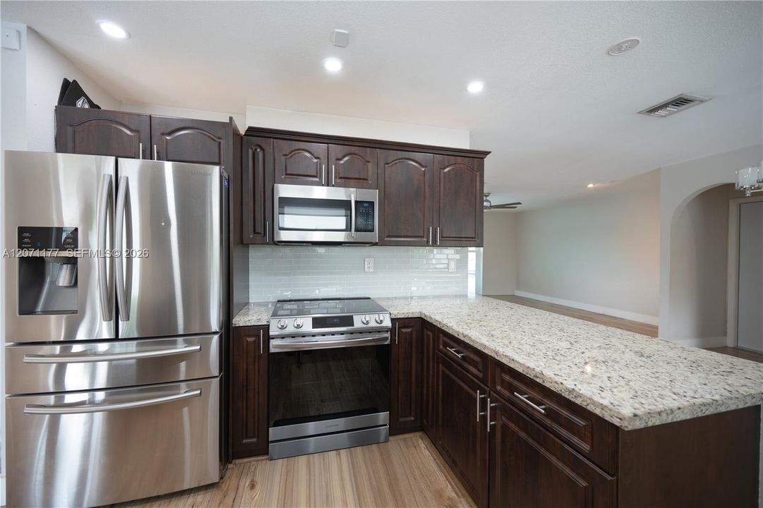 For Rent: $4,500 (4 beds, 2 baths, 1689 Square Feet)