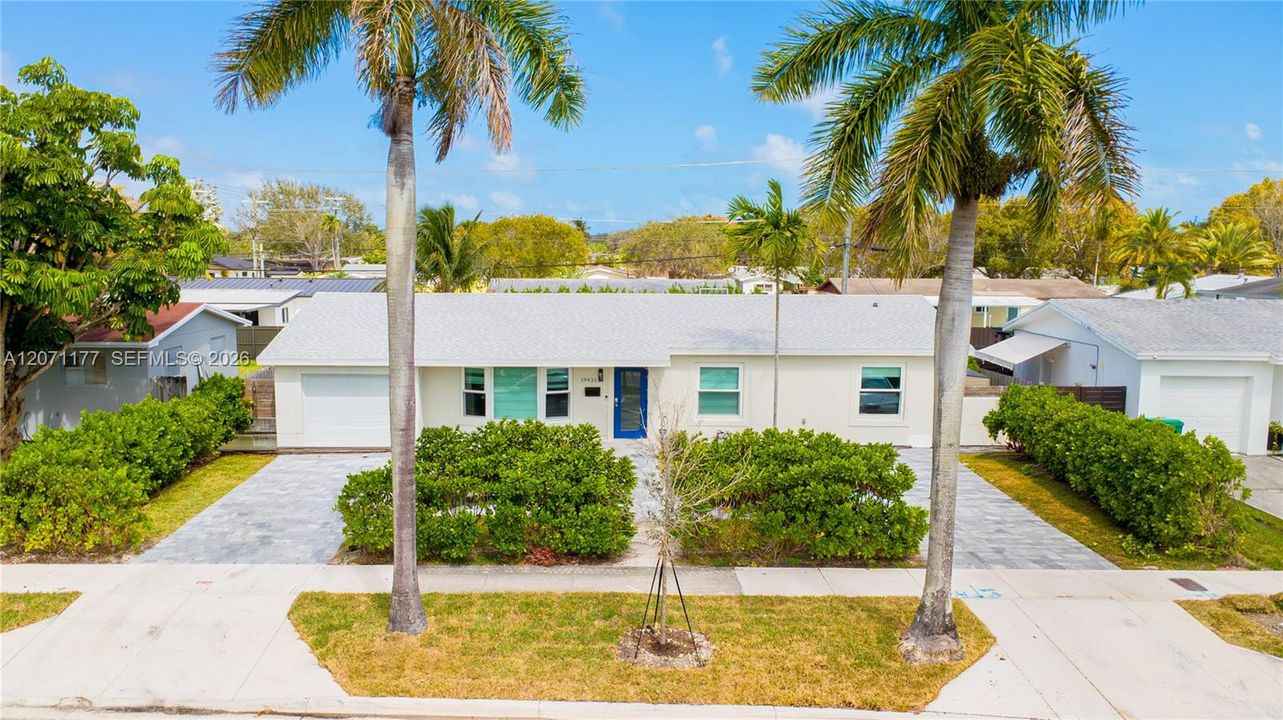 For Rent: $4,500 (4 beds, 2 baths, 1689 Square Feet)