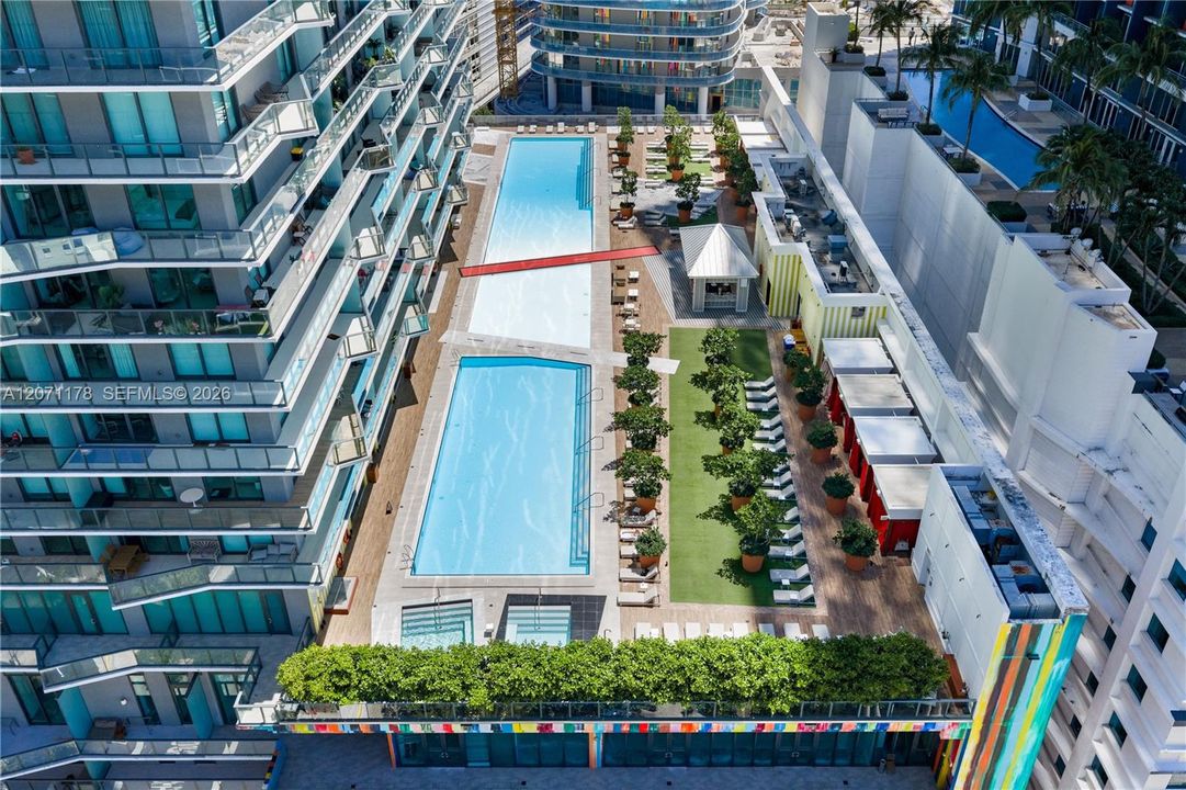На продажу: $715,000 (2 спален, 2 ванн, 961 Квадратных фут)