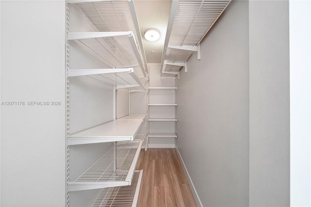 На продажу: $715,000 (2 спален, 2 ванн, 961 Квадратных фут)