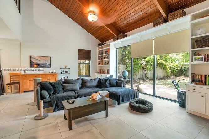В аренду: $6,800 (3 спален, 3 ванн, 1719 Квадратных фут)