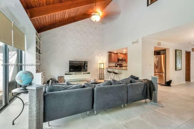 В аренду: $6,800 (3 спален, 3 ванн, 1719 Квадратных фут)