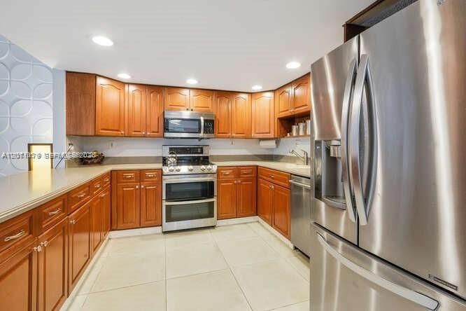 В аренду: $6,800 (3 спален, 3 ванн, 1719 Квадратных фут)