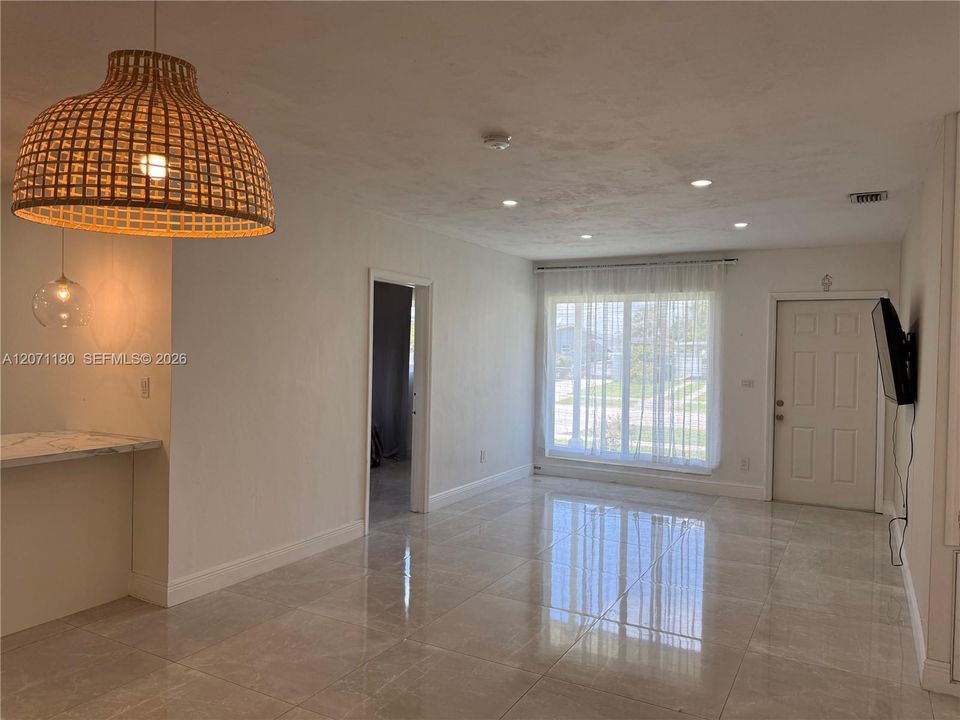 For Rent: $3,200 (3 beds, 2 baths, 1334 Square Feet)