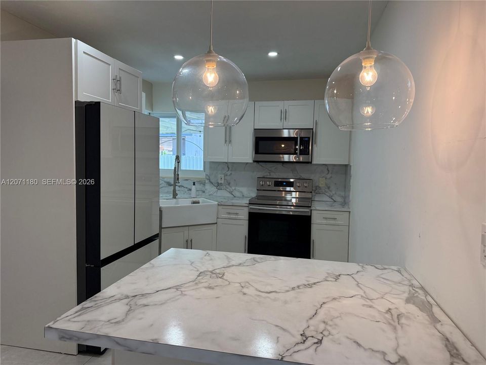 For Rent: $3,200 (3 beds, 2 baths, 1334 Square Feet)