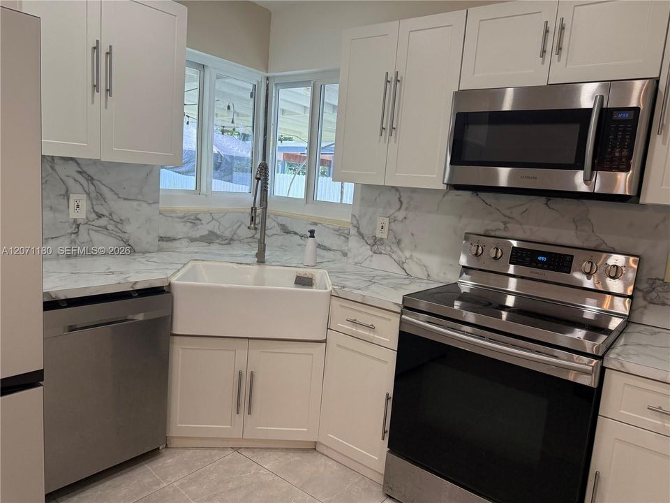 For Rent: $3,200 (3 beds, 2 baths, 1334 Square Feet)
