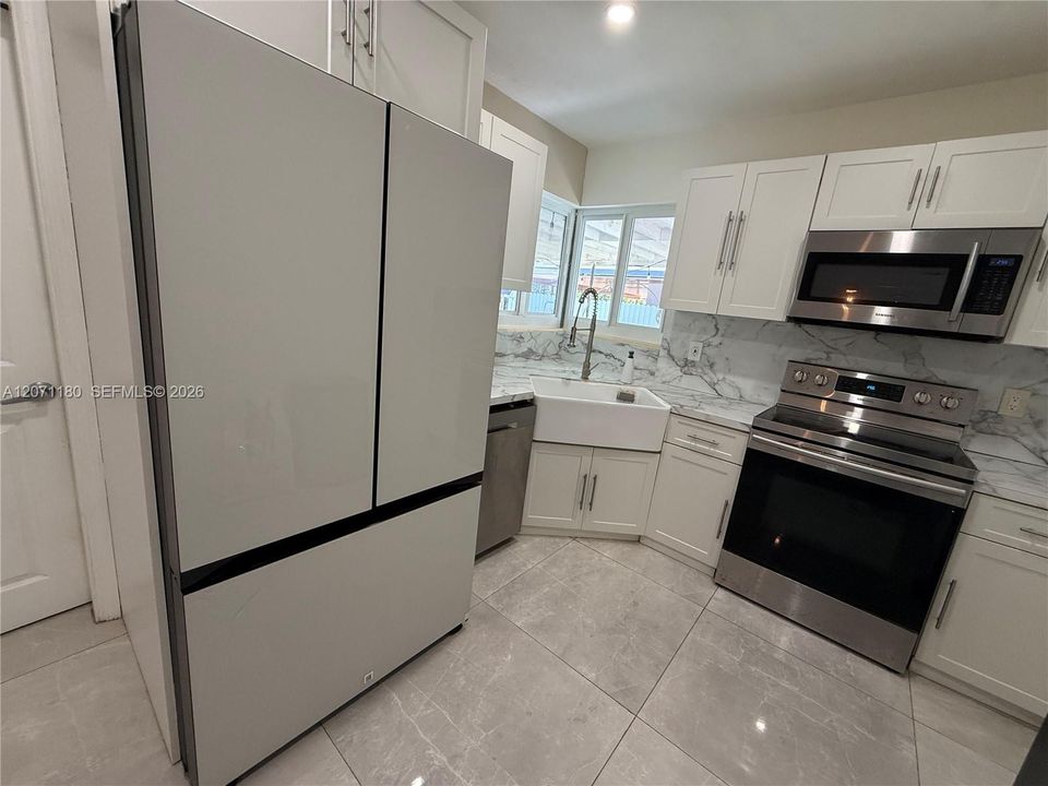 For Rent: $3,200 (3 beds, 2 baths, 1334 Square Feet)
