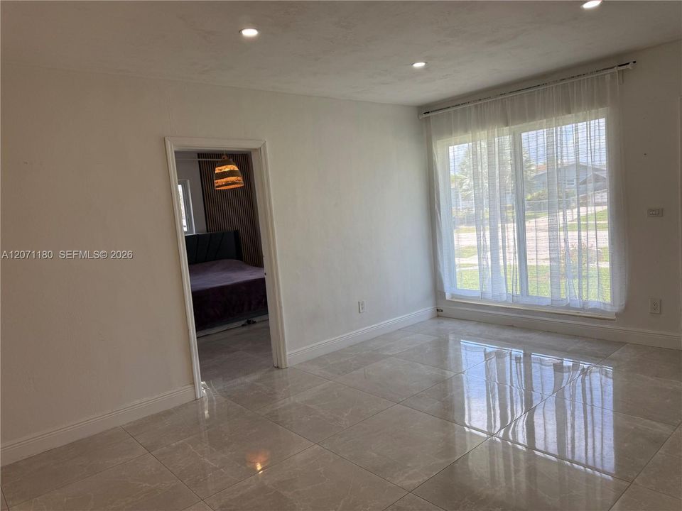 For Rent: $3,200 (3 beds, 2 baths, 1334 Square Feet)